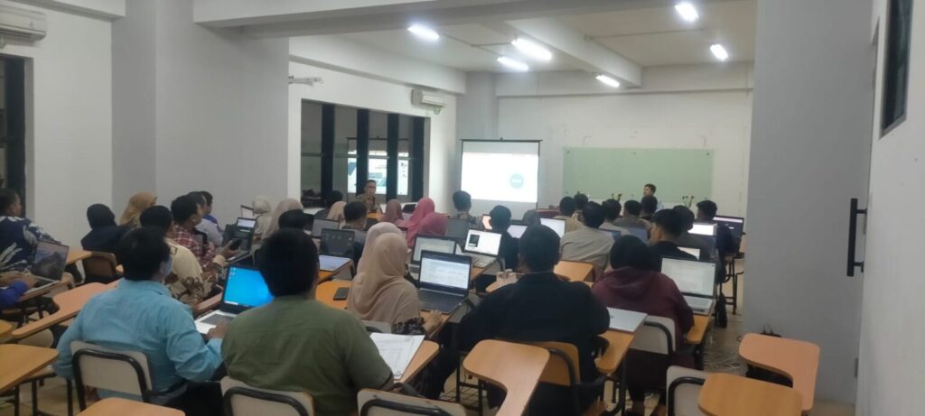 Tingkatkan Kualitas Riset!  Dosen Teknik Elektro Antusias Ikuti Pelatihan Publikasi Ilmiah & Scopus