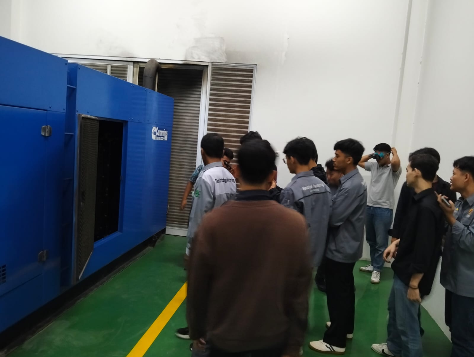 Teknik Elektro Kampus Serang Kenalkan Ruang Panel Distribusi Listrik dan Ruang Produksi bagi Mahasiswa
